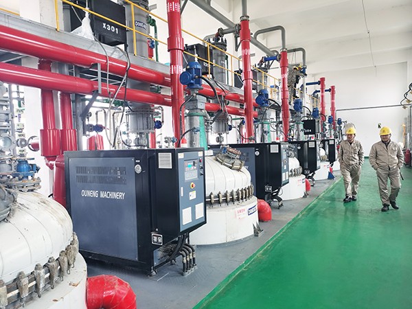 反應(yīng)釜加熱油溫機(jī)