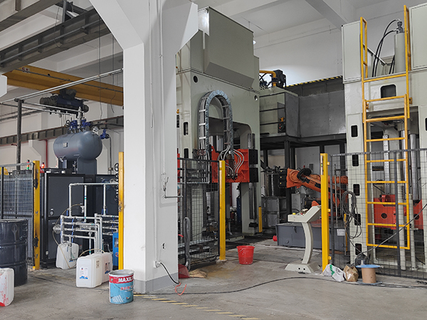 碳纖維模壓油溫機